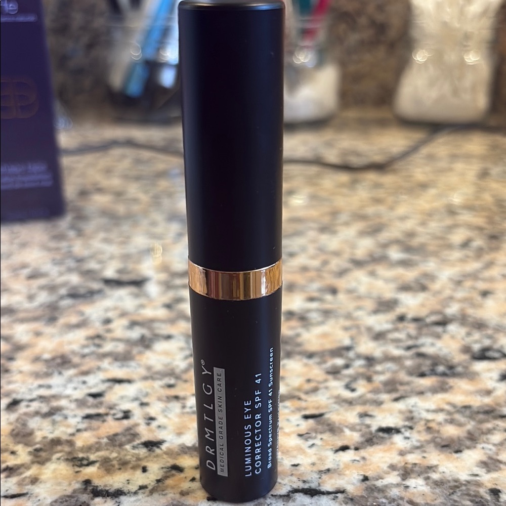 Luminous Eye Corrector SPF 41 - Tan